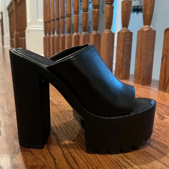 Minimalist Platform Chunky Heeled Mule Sandals - Picture 1 of 3